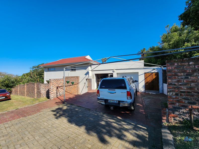 5 Bedroom Property for Sale in Gonubie Eastern Cape